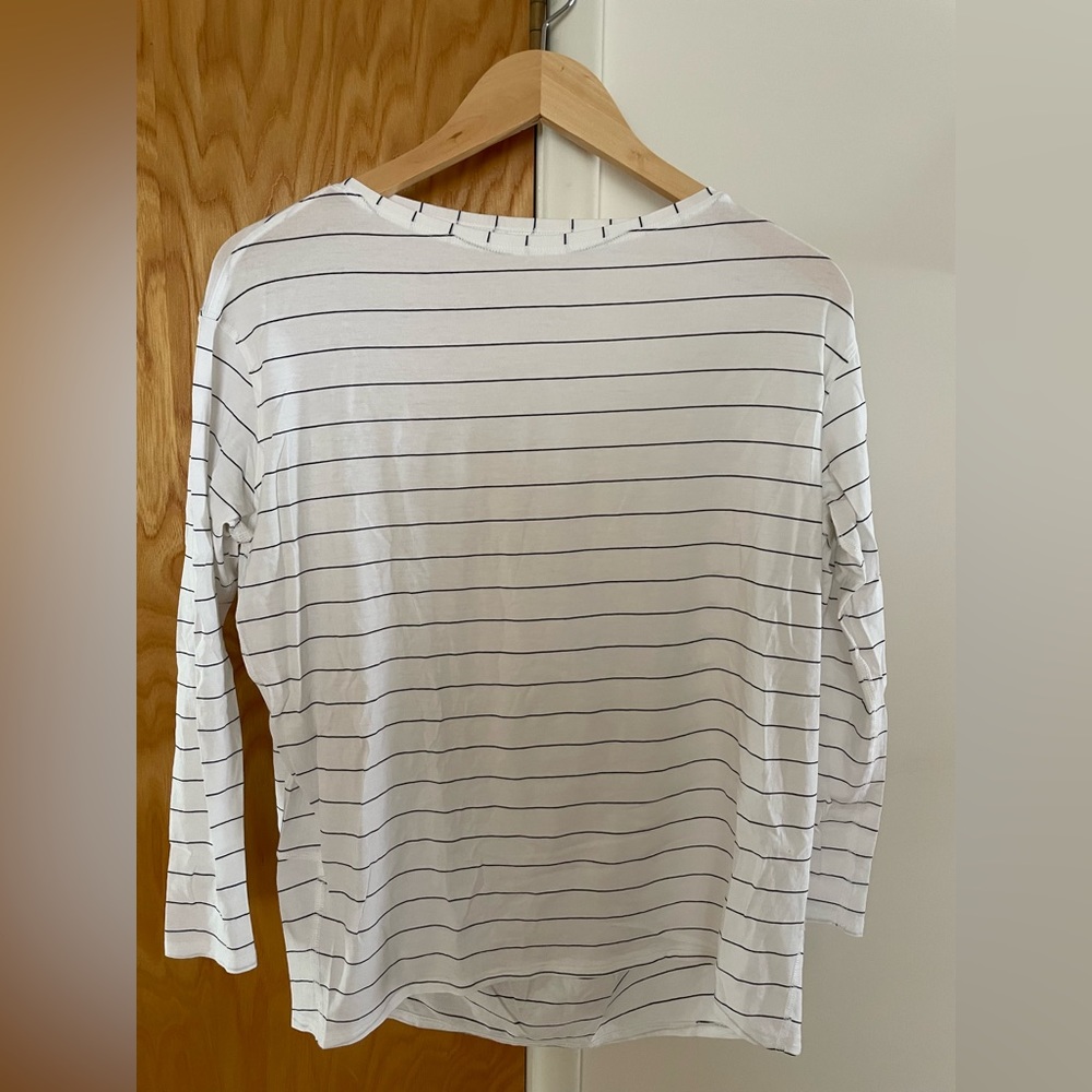 Lululemon Back in Action long sleeve size 4